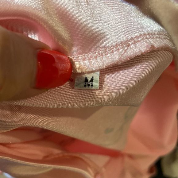 The pink ladies Barbie pink lightweight jacket. Size medium - Picture 9 of 9